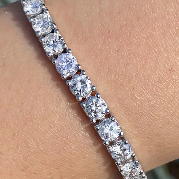 Round Cut Cz 92.5 Sterling Silver Tennis bracelet - Picture 5 of 5